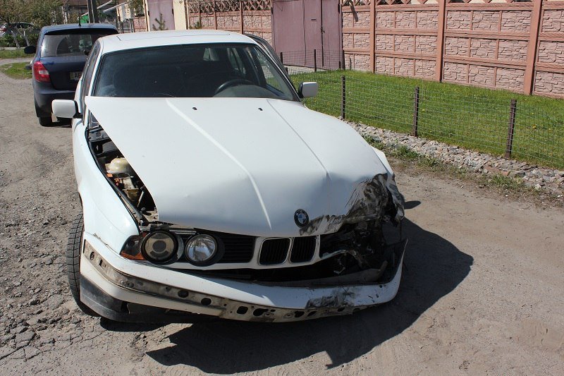 ДТП на Байкальской: девушка на BMW залетела под колеса грузовика МАЗ 8