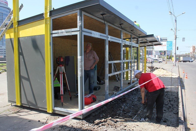 Еще один шаг в будущее: в Днепре устанавливают очередную остановку с Wi-Fi 3