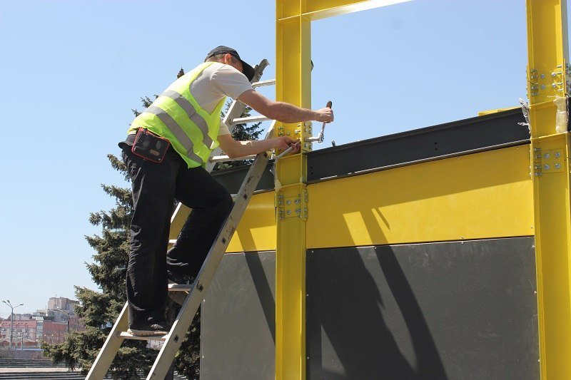 Еще один шаг в будущее: в Днепре устанавливают очередную остановку с Wi-Fi 8