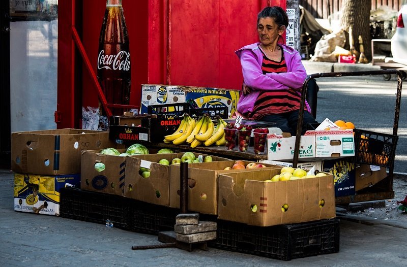 Обитатели улиц: как люди зарабатывают в центре Днепра 11