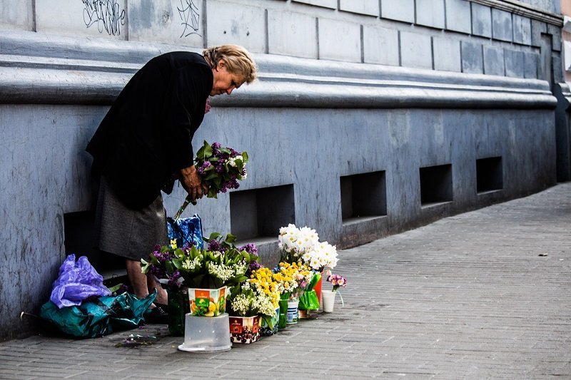 Обитатели улиц: как люди зарабатывают в центре Днепра 12