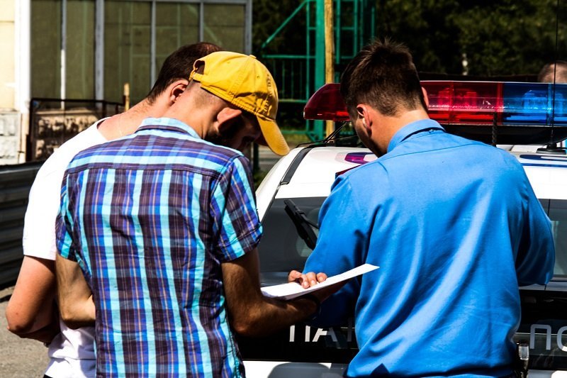 На Победе на парковке нашли труп мужчины с пробитой головой 1