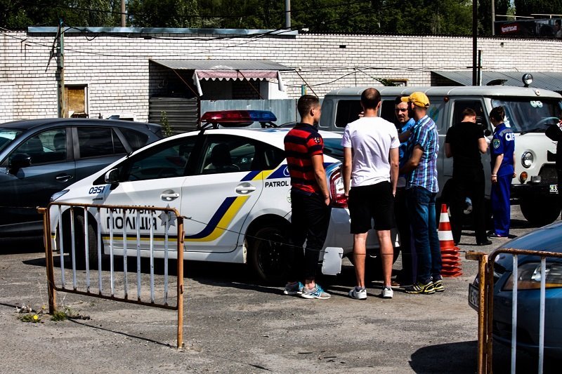 На Победе на парковке нашли труп мужчины с пробитой головой 2