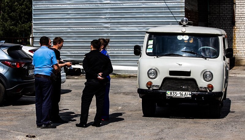 На Победе на парковке нашли труп мужчины с пробитой головой 7