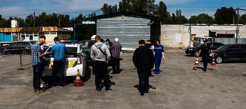 На Победе на парковке нашли труп мужчины с пробитой головой 10