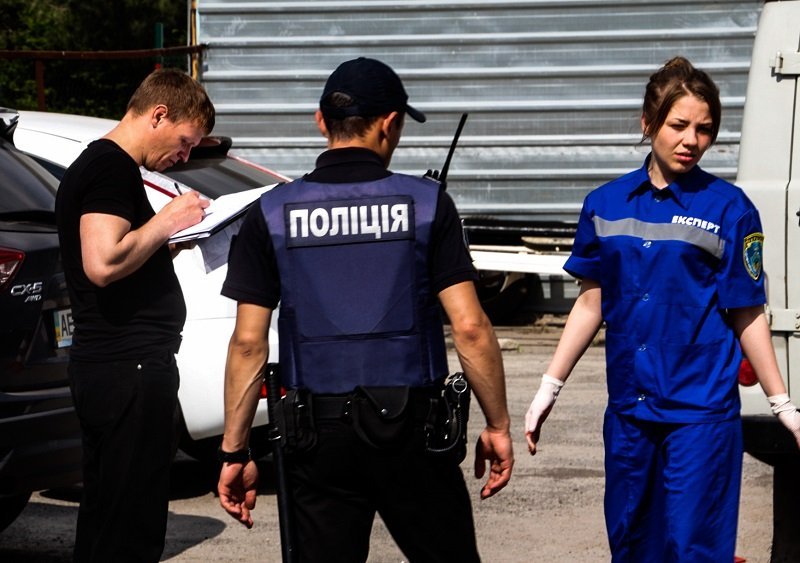 На Победе на парковке нашли труп мужчины с пробитой головой 11