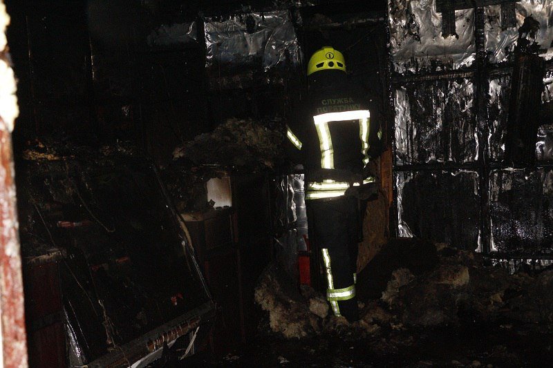 Ночной поджог: на бульваре Славы сгорел киоск "Море пива" 5