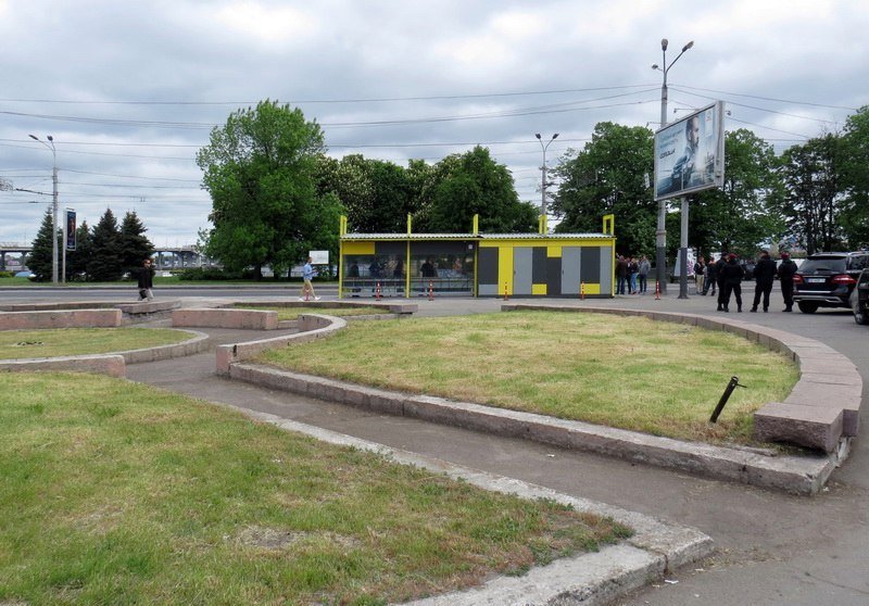В Днепре открыли очередную современную остановку с видеонаблюдением и Wi Fi 13