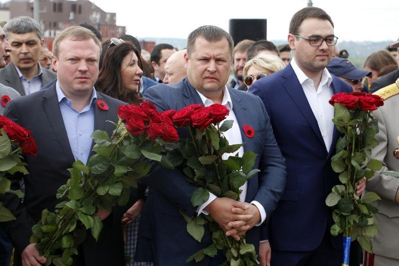 Вспомнить все: в Днепре состоялось возложение цветов к Памятнику Славы 3