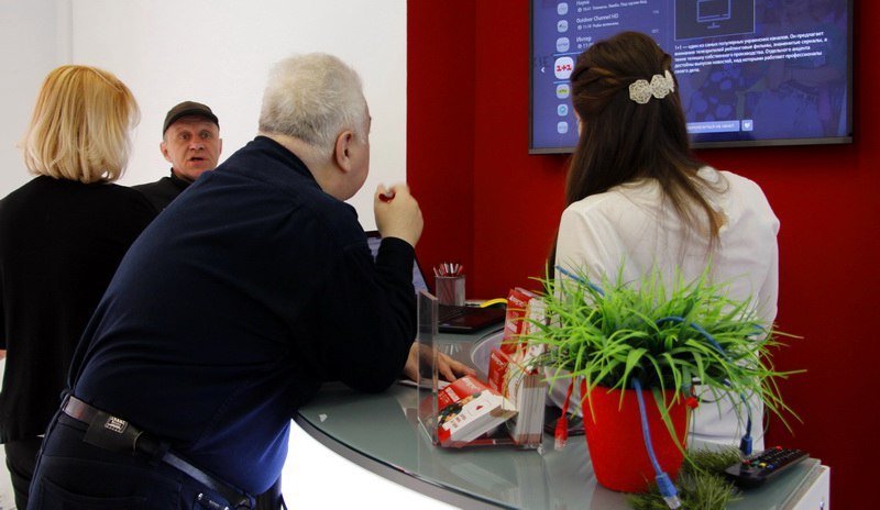 Диджеи и модели в центре! Рабочий день после праздников начался динамично! 2