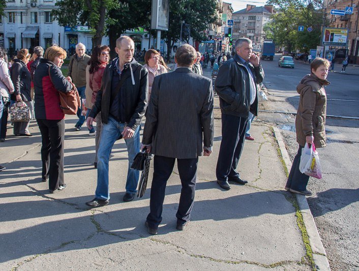 ДТП на проспекте Яворницкого: перевернулась "скорая" с беременной девушкой внутри 8