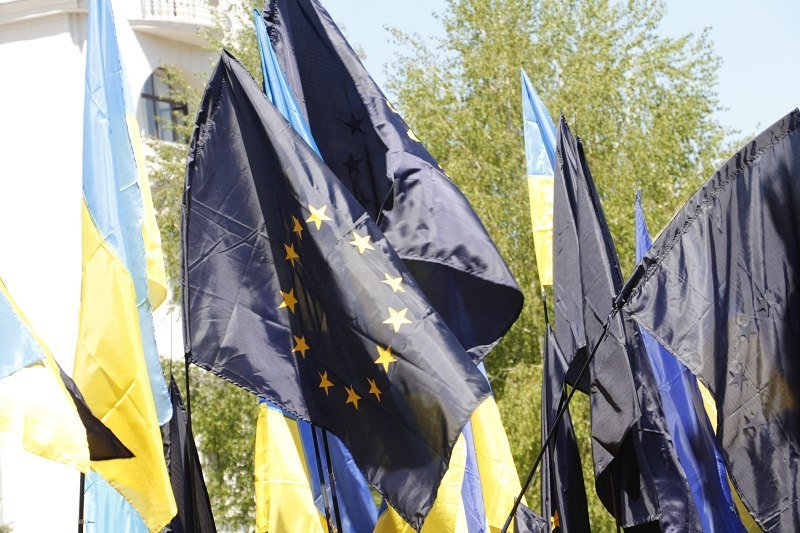 В центре Днепра торжественно подняли флаги Украины и Евросоюза 6