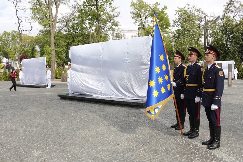 В Днепре открыли уникальную Аллею памяти героев АТО 1