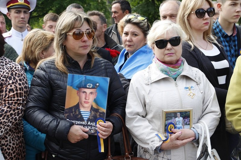 В Днепре открыли уникальную Аллею памяти героев АТО 8