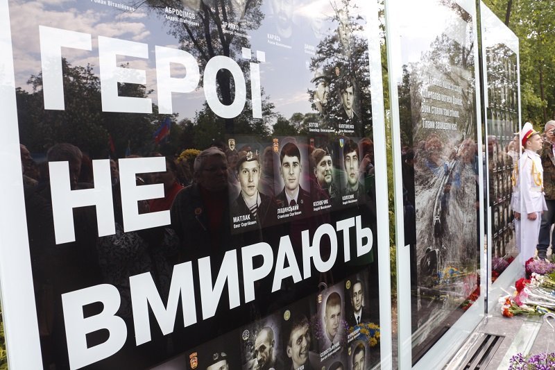В Днепре открыли уникальную Аллею памяти героев АТО 15