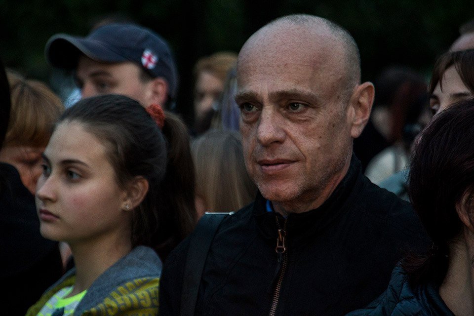 В Днепре на Аллее Памяти зажгли лампадки в честь погибших героев АТО 6