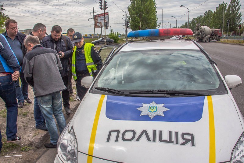 ДТП на Донецком шоссе: из-за столкновения двух авто затруднено движение 2