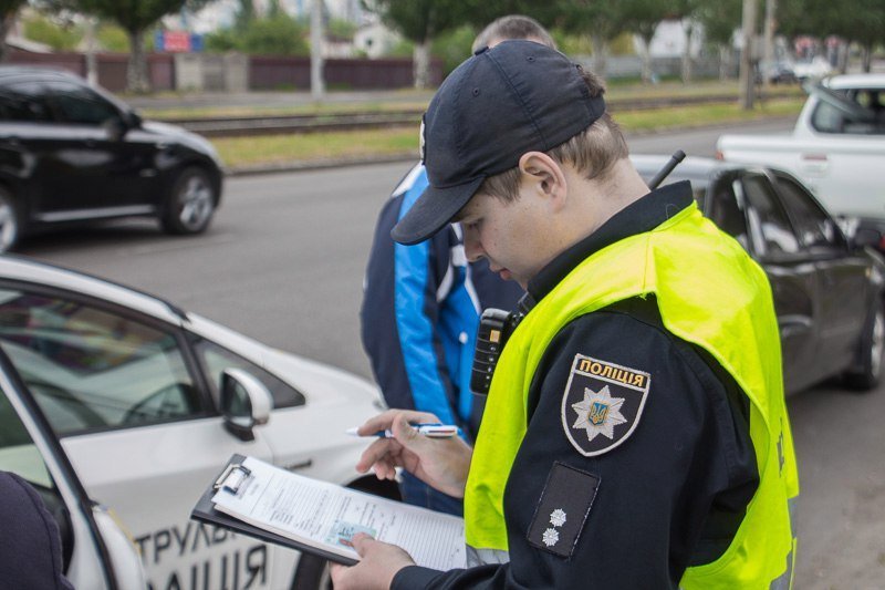 ДТП на Донецком шоссе: из-за столкновения двух авто затруднено движение 3