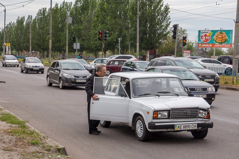ДТП на Донецком шоссе: из-за столкновения двух авто затруднено движение 4
