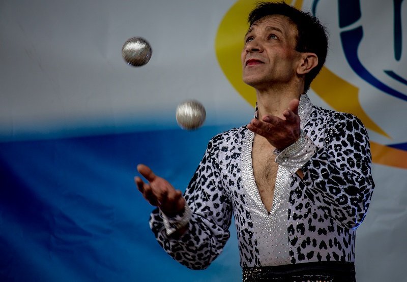 Бесплатное мороженое и сладкая вата: как днепряне отмечают Международный день семьи 1