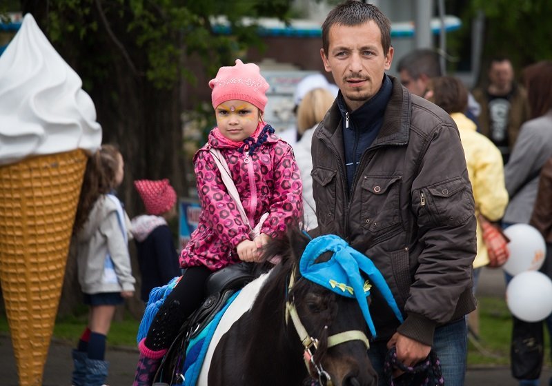 Бесплатное мороженое и сладкая вата: как днепряне отмечают Международный день семьи 4