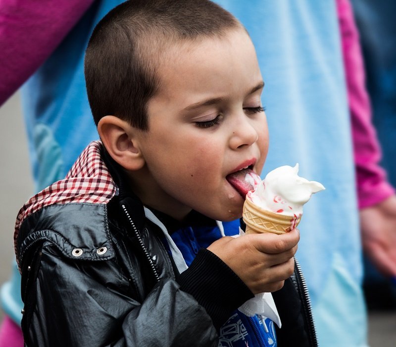 Бесплатное мороженое и сладкая вата: как днепряне отмечают Международный день семьи 9