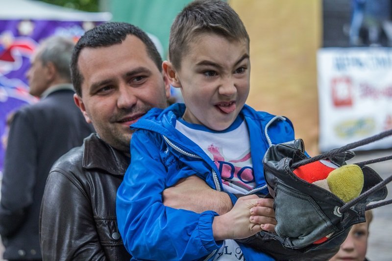 Бесплатное мороженое и сладкая вата: как днепряне отмечают Международный день семьи 10