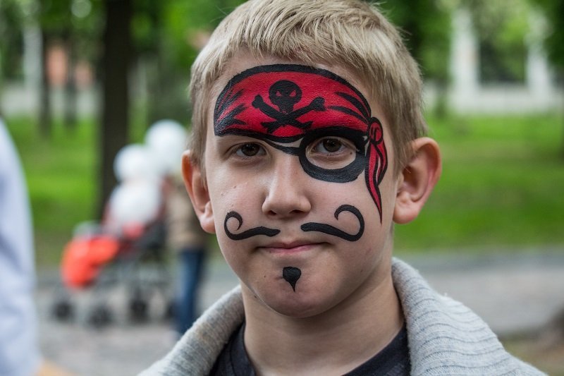 Бесплатное мороженое и сладкая вата: как днепряне отмечают Международный день семьи 11