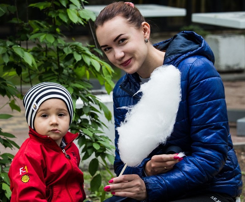 Бесплатное мороженое и сладкая вата: как днепряне отмечают Международный день семьи 13