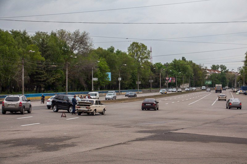 ДТП на проспекте Богдана Хмельницкого: столкнулись Hyundai и ВАЗ 1