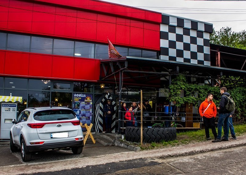 Ретро-автомобили, свечи и оловянные фигурки: ночь музеев в техническом музее "Машины времени" 1