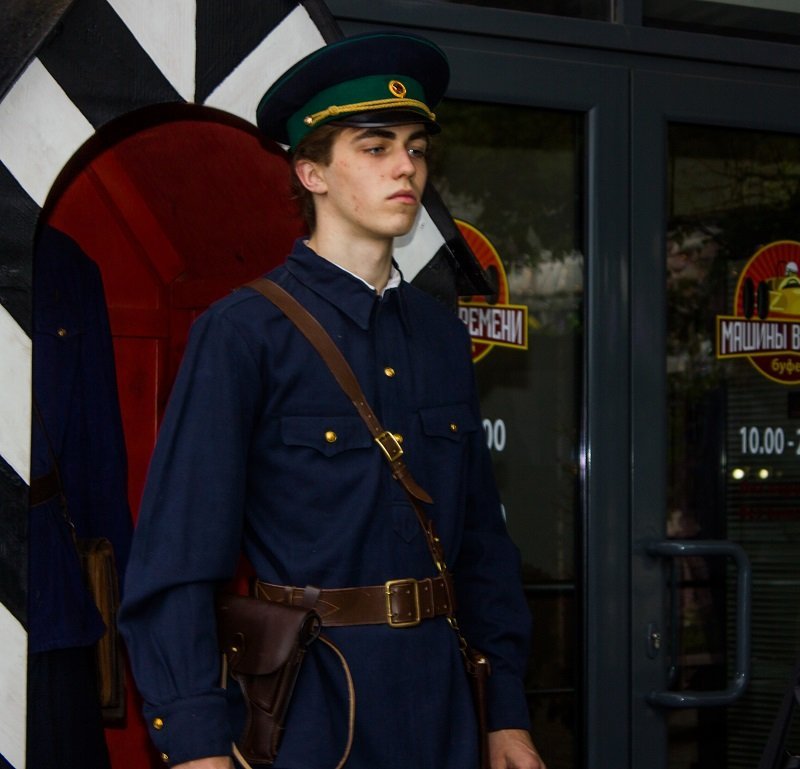 Ретро-автомобили, свечи и оловянные фигурки: ночь музеев в техническом музее "Машины времени" 2