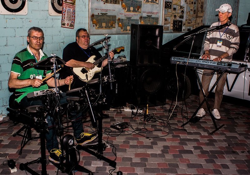 Ретро-автомобили, свечи и оловянные фигурки: ночь музеев в техническом музее "Машины времени" 8