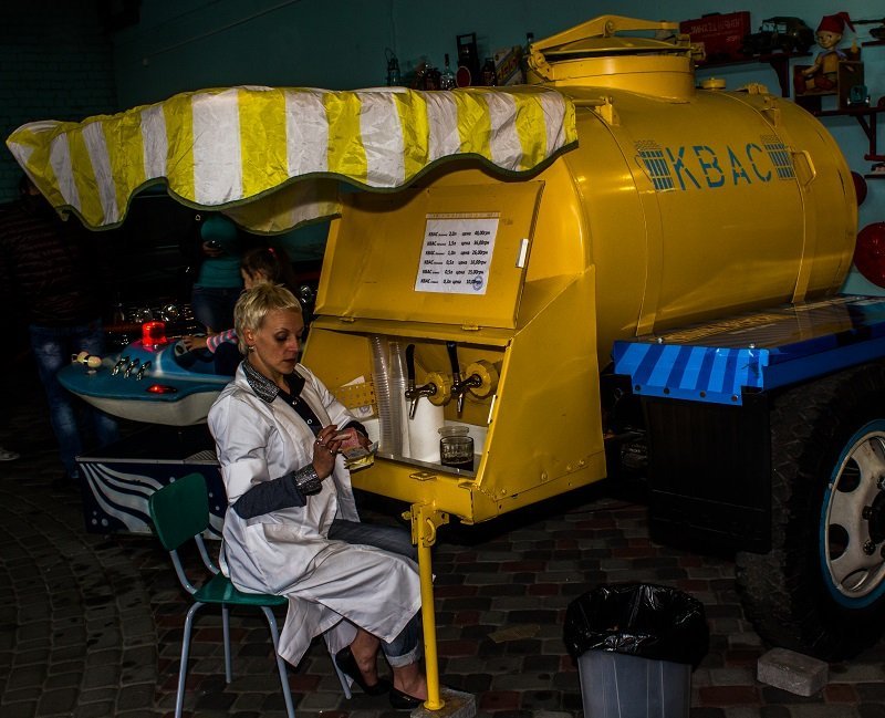 Ретро-автомобили, свечи и оловянные фигурки: ночь музеев в техническом музее "Машины времени" 9
