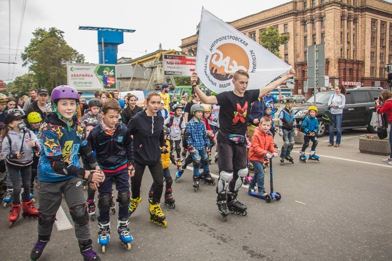 Парад роллеров, прыжки на батуте и скалолазание: в Днепре прошел фестиваль экстремального спорта 1
