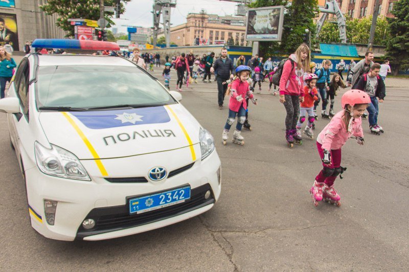 Парад роллеров, прыжки на батуте и скалолазание: в Днепре прошел фестиваль экстремального спорта 2