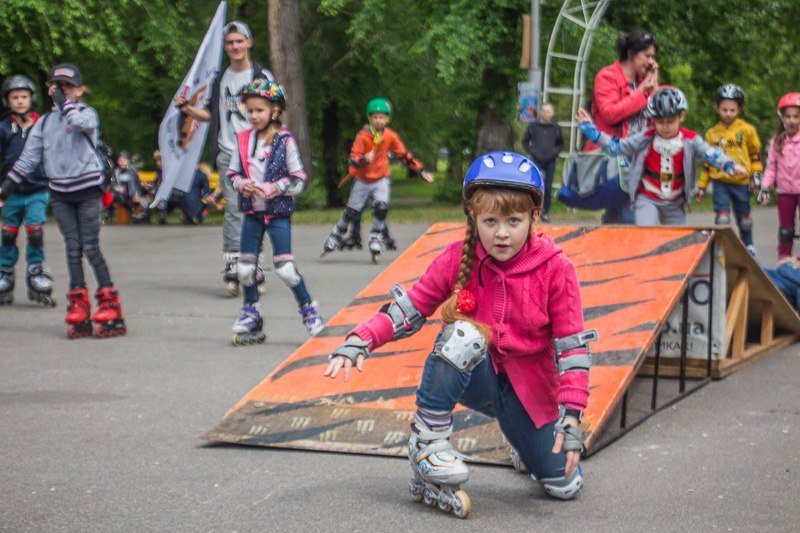 Парад роллеров, прыжки на батуте и скалолазание: в Днепре прошел фестиваль экстремального спорта 16