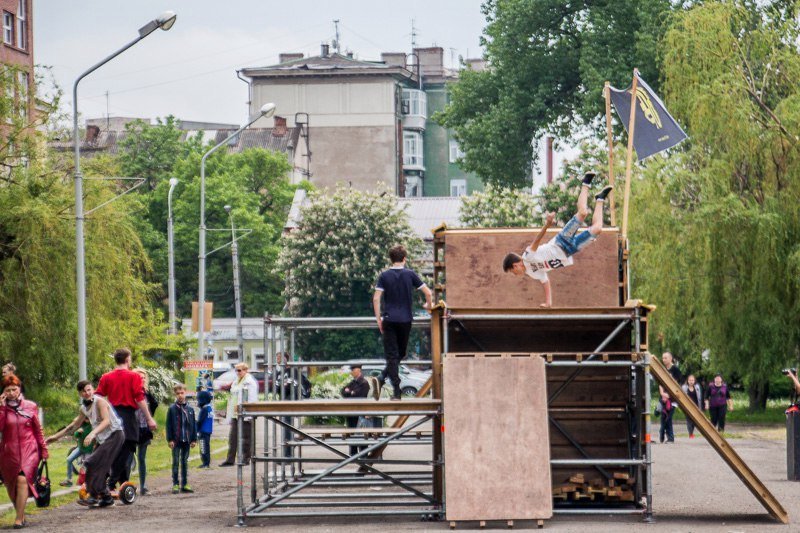 Парад роллеров, прыжки на батуте и скалолазание: в Днепре прошел фестиваль экстремального спорта 17