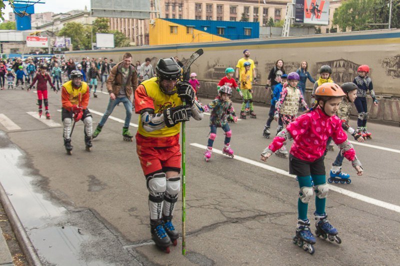Парад роллеров, прыжки на батуте и скалолазание: в Днепре прошел фестиваль экстремального спорта 21