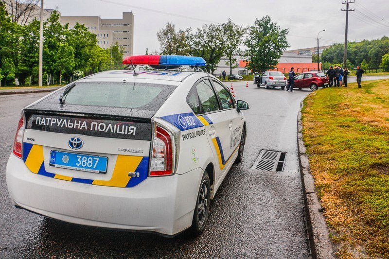 На Космической ЗАЗ Forza въехал в Mazda: есть пострадавшие 1