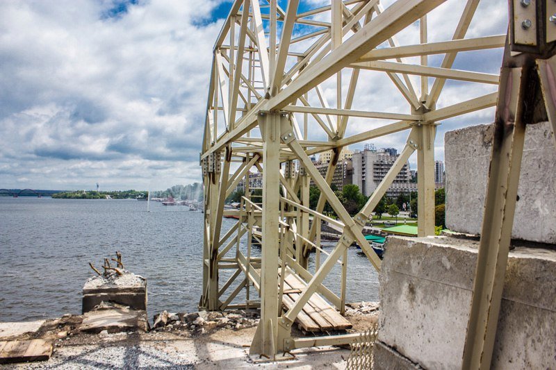 Борис Филатов проверил ход ремонтных работ на Новом мосту 1