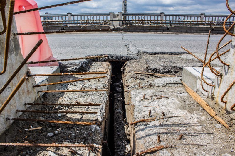 Борис Филатов проверил ход ремонтных работ на Новом мосту 15