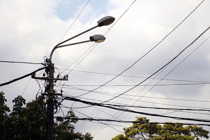 В центре Днепра оборвавшийся провод угрожал безопасности жителей 3