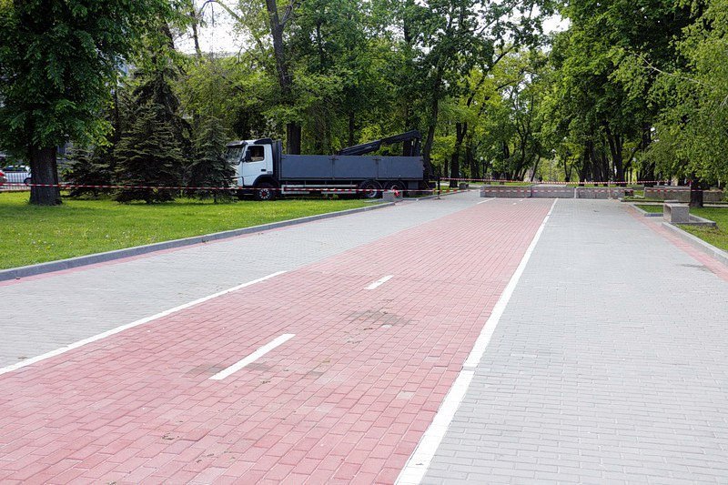 Проектировщики, техника и бетонные ограждения: что происходит возле исторического музея 2