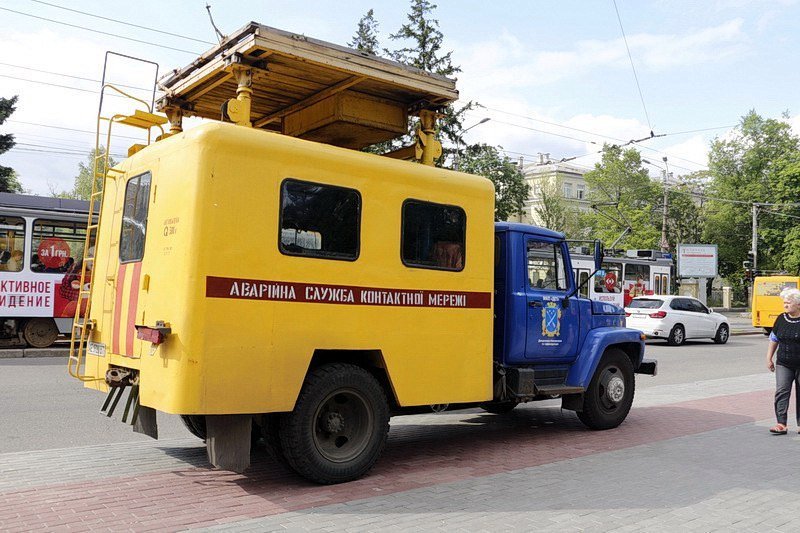 Проектировщики, техника и бетонные ограждения: что происходит возле исторического музея 5