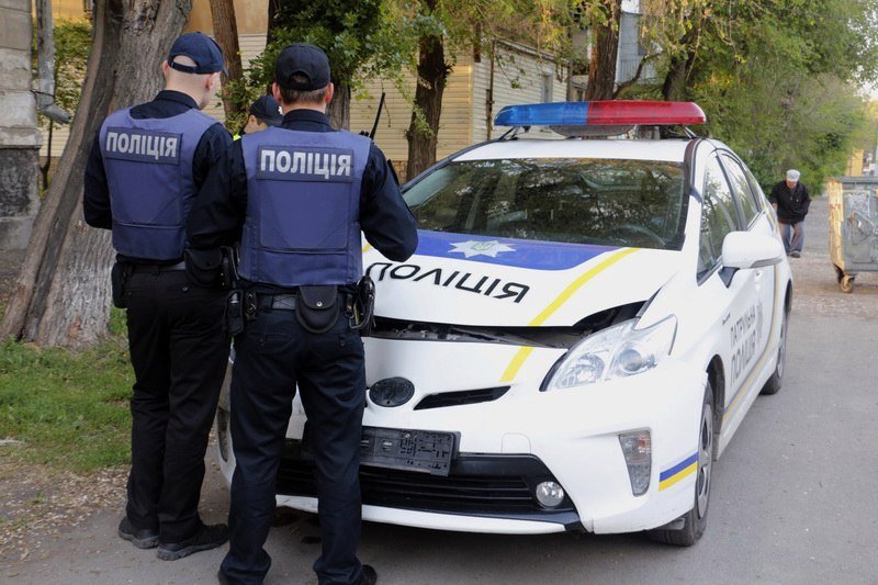 На проспекте Богдана Хмельницкого полицейский Prius въехал в новую Honda 4