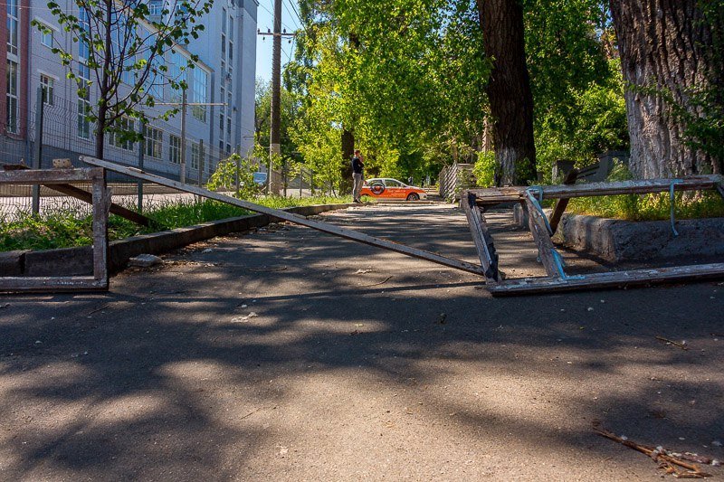 В центре Днепра обрушилась часть заброшенной больницы Красного Креста 3