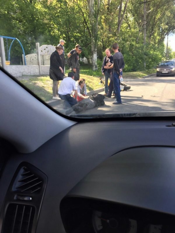 ДТП на Каруны: мотоциклист на Yamaha столкнулся с Mitsubishi 3