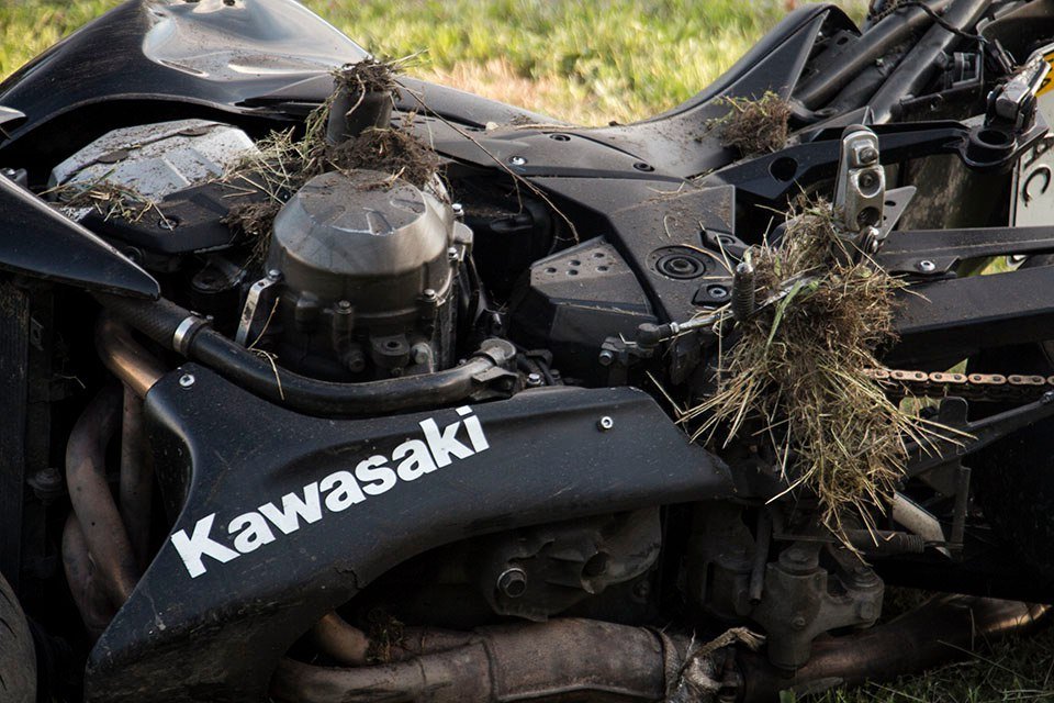 ДТП на Набережной Заводской: разбился еще один мотоциклист на Kawasaki 7