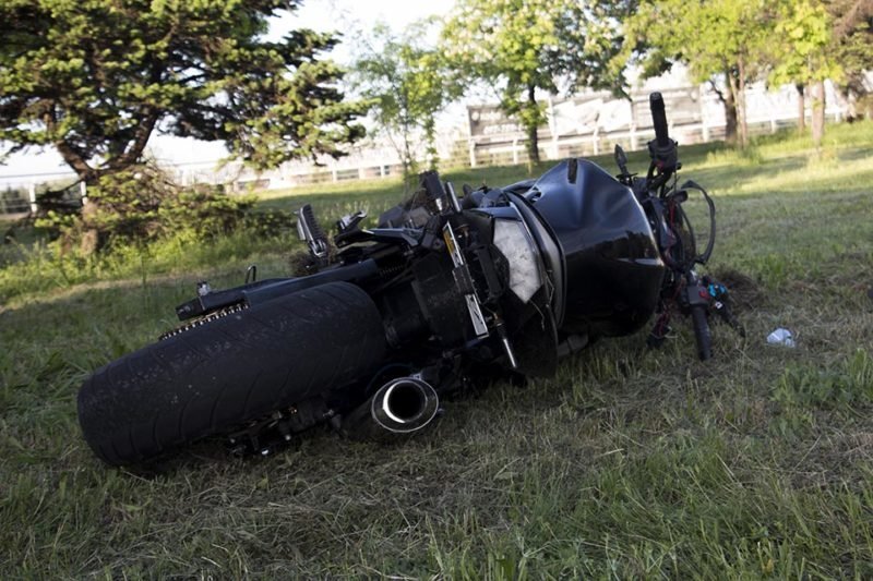 ДТП на Набережной Заводской: разбился еще один мотоциклист на Kawasaki 10